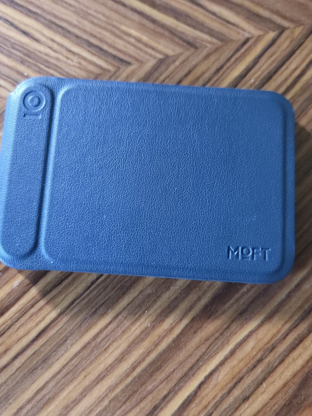 Moft Stand & Wallet